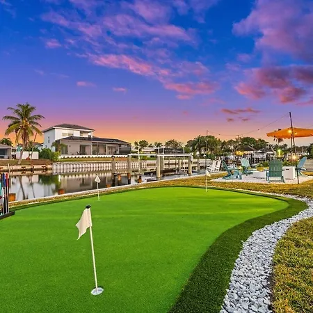 Casa Azul - Waterfront, Hot Tub, Sauna, Heated Pool, Mini Golf, Arcade